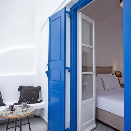 Athena΄s Residency / *